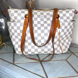 ❤️SOLD❤️ Louis Vuitton Totally MM Damier Azur *flawed- please read*